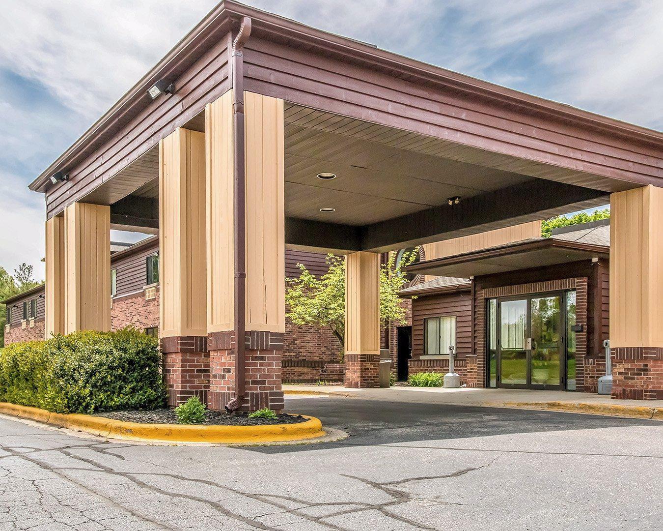 Quality Inn & Suites Holland Exterior foto