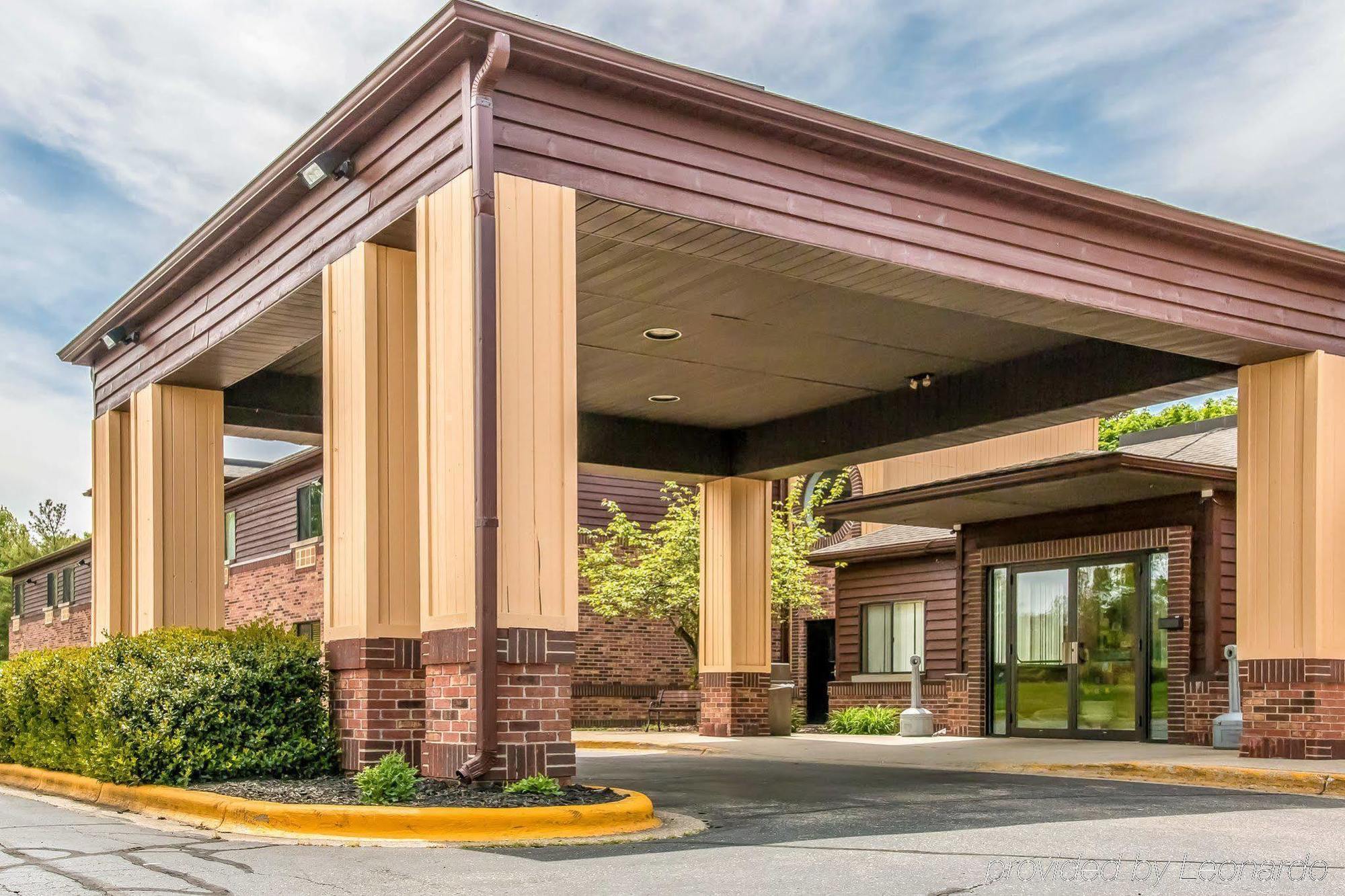 Quality Inn & Suites Holland Exterior foto